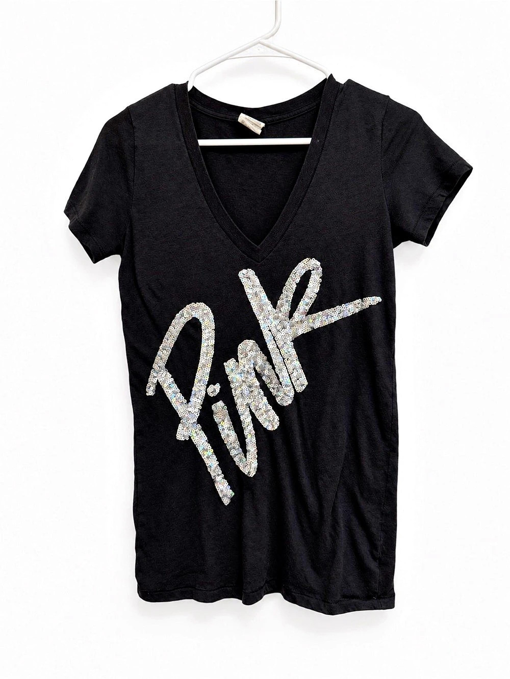 PINK Sequin V-Neck Tee in Black Size Small